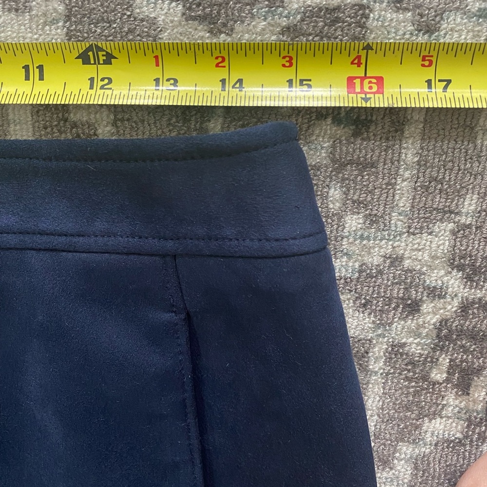 EUC Ann Taylor Loft 8 navy pencil skirt, pockets, faux suede, lined, back slit - Picture 3 of 14